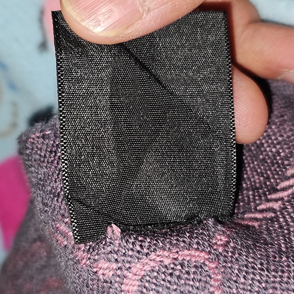 💥Authentic Gucci Scarf - Picture 7 of 7